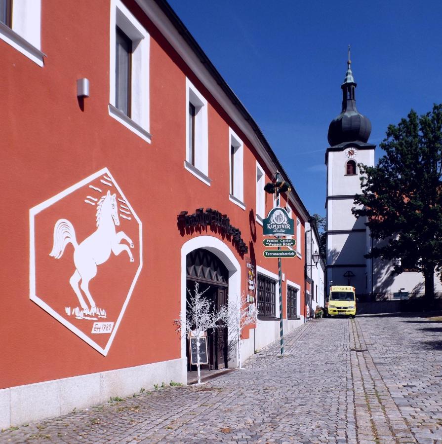 Hotel Weisses Ross Konnersreuth Екстер'єр фото