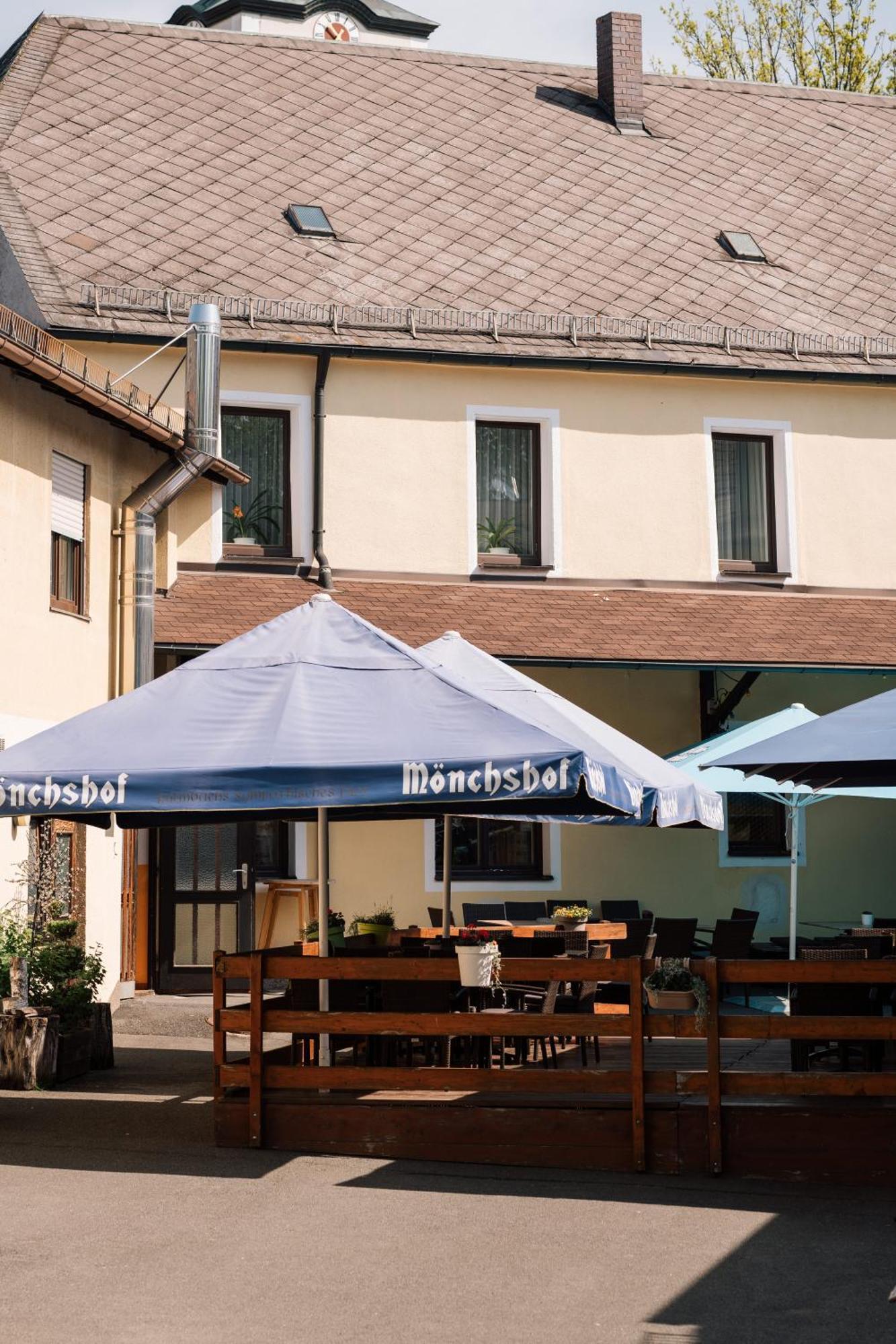 Hotel Weisses Ross Konnersreuth Екстер'єр фото